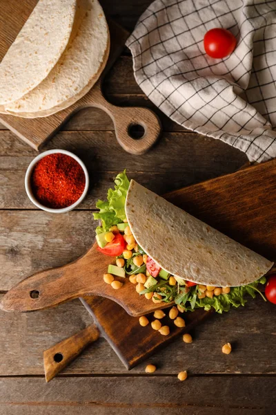Boards Tasty Vegetarian Taco Wooden Background — Stock Photo, Image
