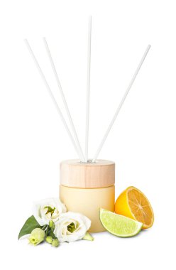 Beyaz arkaplanda doğal sazlık ayırıcı