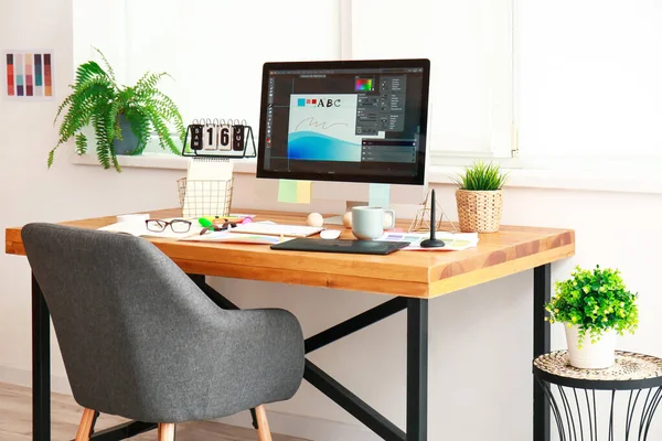 Komfortabler Arbeitsplatz Des Grafikdesigners Büro — Stockfoto