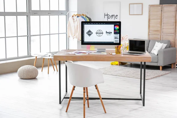 Komfortabler Arbeitsplatz Des Grafikdesigners Büro — Stockfoto