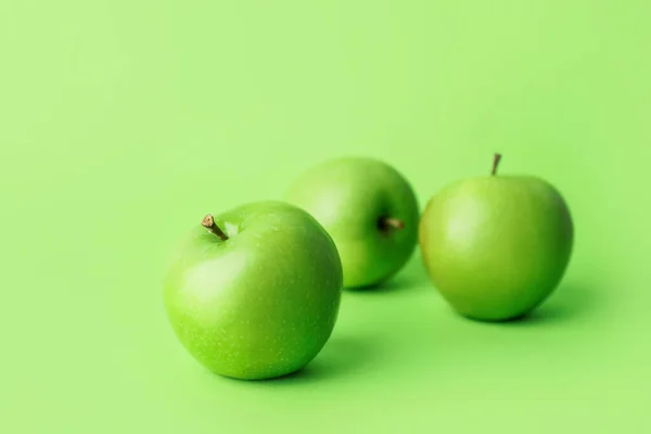 Färska Gröna Äpplen Färg Bakgrund — Stockfoto