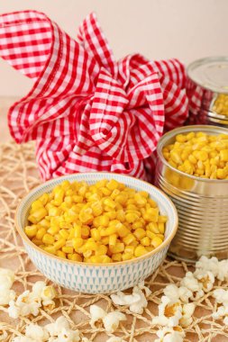 Patlamış mısırlı ve renkli poşetli lezzetli mısır. Festa Junina (Haziran Festivali) kutlaması