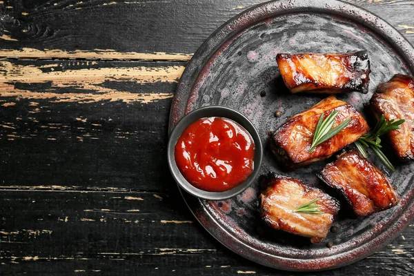 Plate Tasty Barbecue Sauce Roasted Pork Dark Wooden Background — Stock Photo, Image