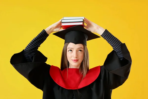 Estudante Graduação Sexo Feminino Com Livros Sobre Fundo Cor — Fotografia de Stock