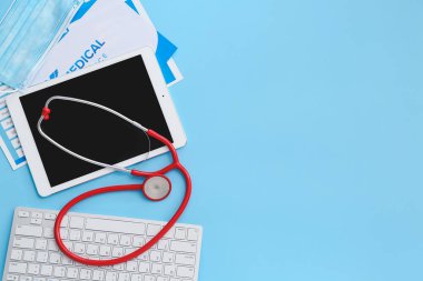 Steteskoplu tablet bilgisayar ve doktor aksesuarları