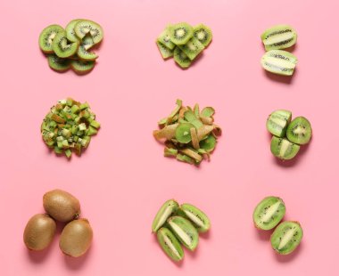 Renk arkaplanında olgun kivi içeren kompozisyon