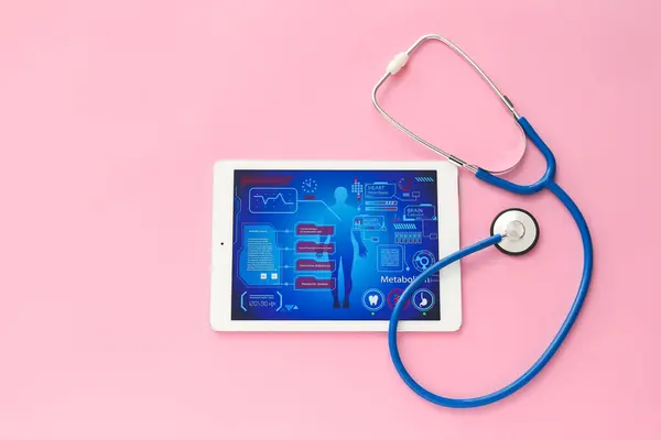 Tablettdator Med Stetoskop Färg Bakgrund — Stockfoto