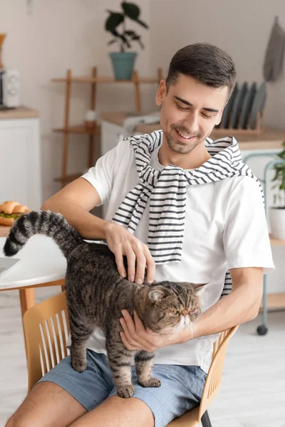 Young Man Cute Cat Kitchen — Stock Photo, Image