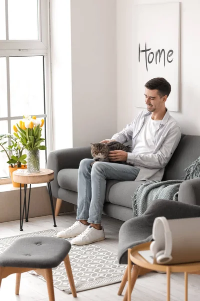 Young Man Cute Cat Living Room — Stock Photo, Image