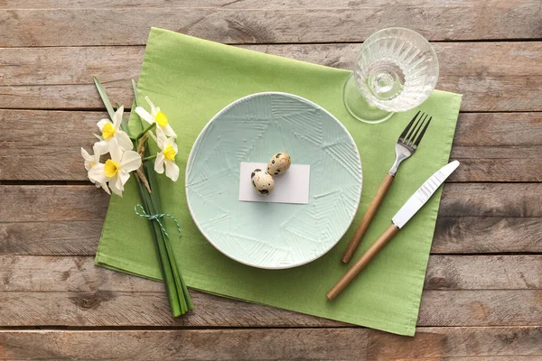 Beautiful Table Setting Narcissus Flowers Quail Eggs Wooden Background — Stock Photo, Image