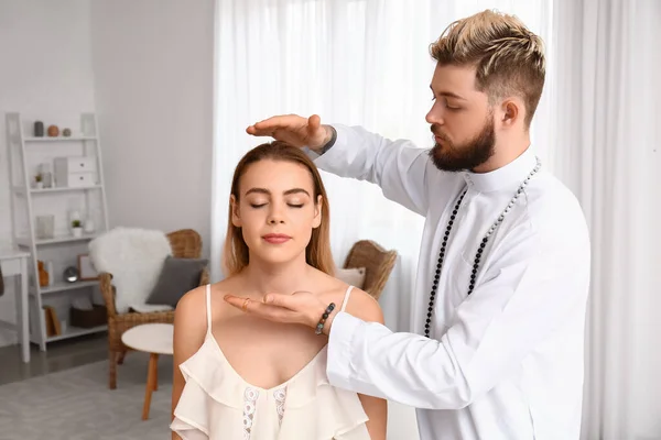 Reiki Master Working Patient — Stock Photo, Image