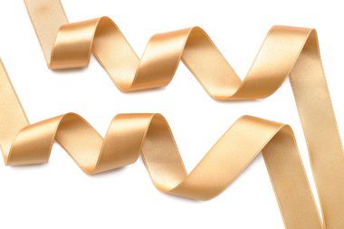 Beyaz arka planda güzel altın kurdeleler