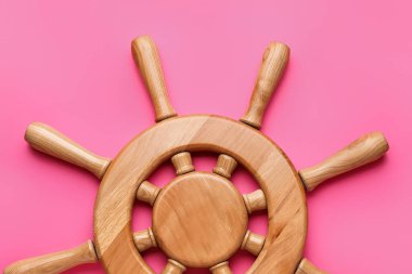 Gemi dümeni renk arkaplanında