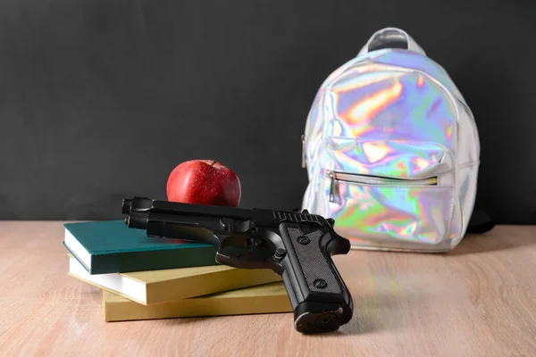 Pistol Books Backpack Table Classroom Concept School Shooting — Stock Photo, Image