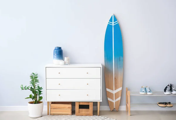 Interior Modern Stylish Hall Surfboard Shoe Stand Chest Drawers — Stock Photo, Image