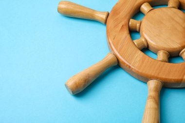 Gemi dümeni renk arkaplanında