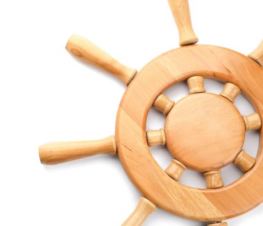 Gemi dümeni beyazda izole edildi