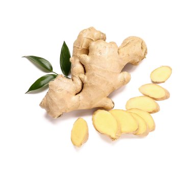 Beyaz arkaplanda taze zencefil