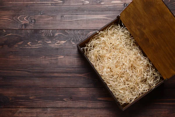 Caja Vino Abierta Sobre Fondo Madera —  Fotos de Stock