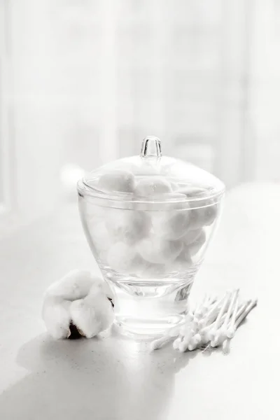 Container Soft Cotton Wool Swabs Table Room — Stock Photo, Image