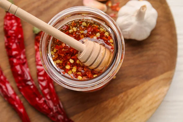 Plate Hot Honey Garlic Dry Chili Peppers Table Closeup — Stock Photo, Image
