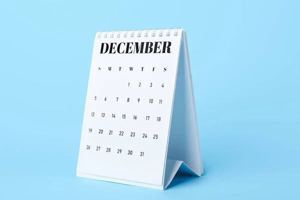 Voltear Calendario Con Página Diciembre Fondo Color —  Fotos de Stock