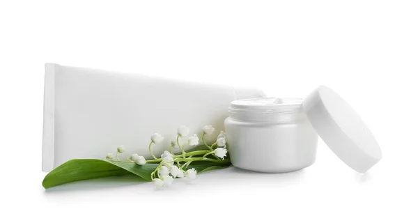 Produkty Kosmetyczne Kwiaty Lilii Dolinie Białym Tle — Zdjęcie stockowe