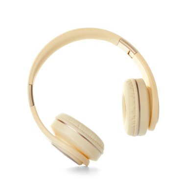 Beyaz arka planda modern kulaklıklar