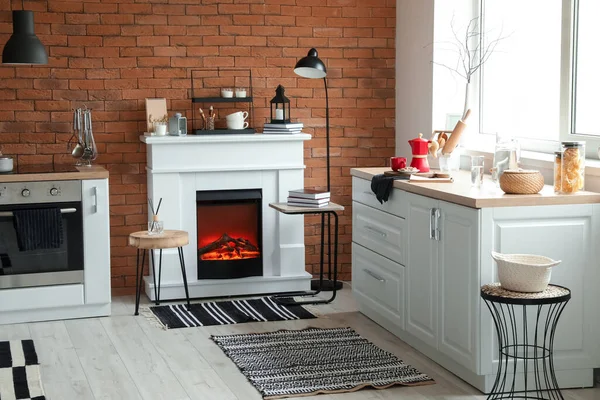 Stijlvolle Open Haard Het Interieur Van Moderne Keuken — Stockfoto