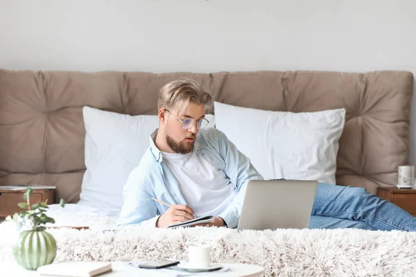 Young Man Studying Online Home — Stock Photo, Image