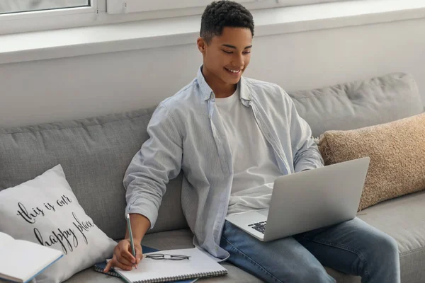 Young African American Guy Studying Online Home — Stock Photo, Image