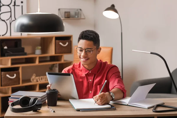 Young African American Guy Studying Online Home — Stock Photo, Image