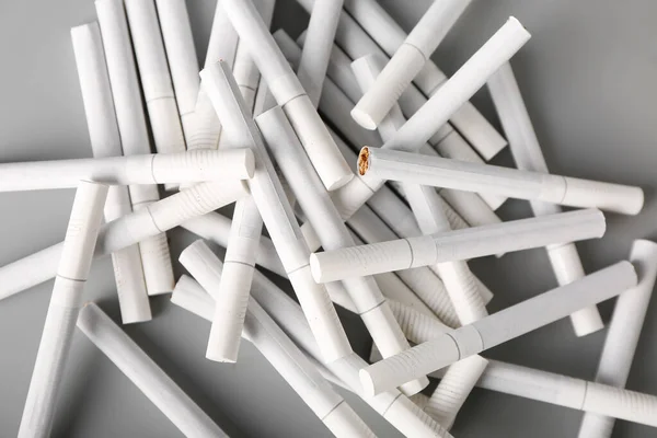 Mnoho Cigaret Světlém Pozadí — Stock fotografie