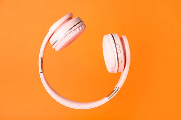 Modern Headphones Color Background — Stock Photo, Image