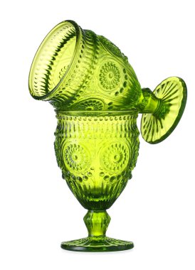 Beyaz arkaplanda güzel boş bardaklar