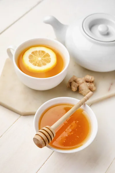 Tatlı Ballı Kase Çaydanlık Bir Fincan Çay Hafif Ahşap Arka — Stok fotoğraf