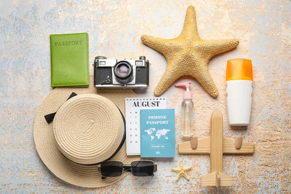 Calendar Travel Accessories Immune Passport Grunge Background — Stock Photo, Image