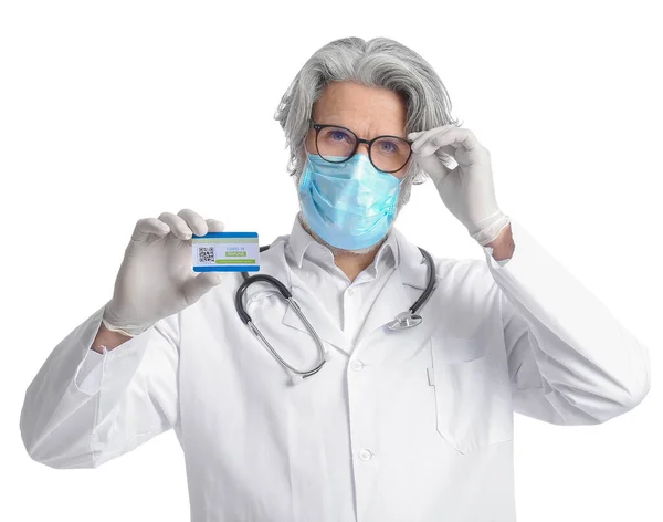 Lékař Vakcinační Kartou Bílém Pozadí — Stock fotografie