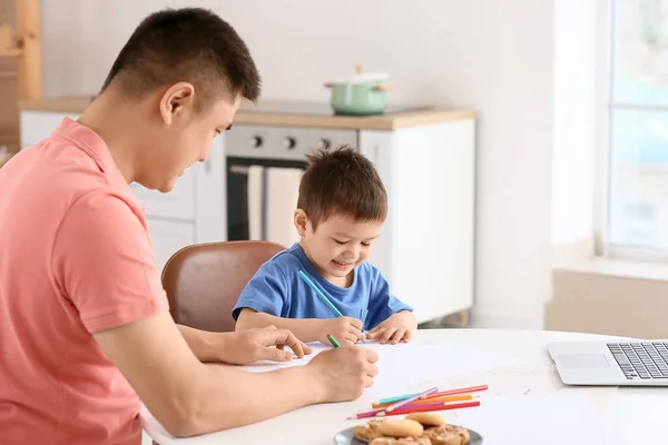 Father His Little Son Drawing Home — Stock Photo, Image