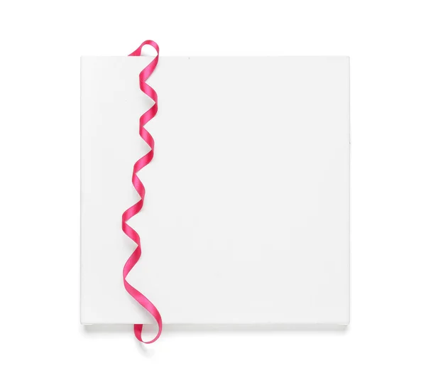 Prázdná Karta Krásnou Růžovou Stuhou Bílém Pozadí — Stock fotografie