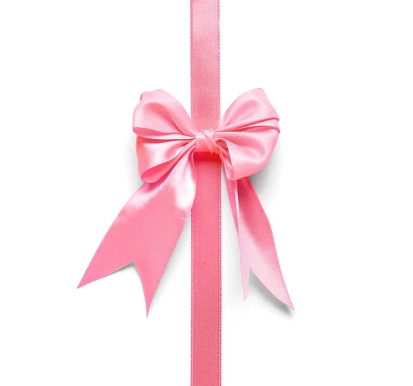 白い背景の上の弓で美しいピンクのリボン — ストック写真