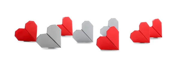 Origami的心脏在白色背景 独特的概念 — 图库照片