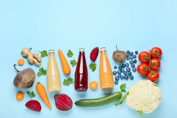 Flessen Van Gezonde Smoothie Ingrediënten Kleur Achtergrond — Stockfoto