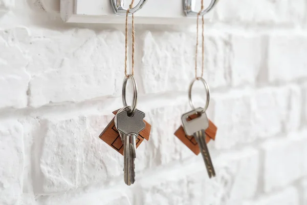 Rack Keys Hanging Brick Wall — Stock Photo, Image