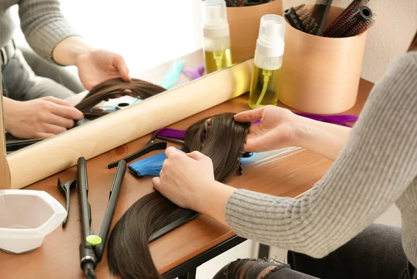 Peluquería Femenina Con Hebra Pelo Salón Belleza — Foto de Stock