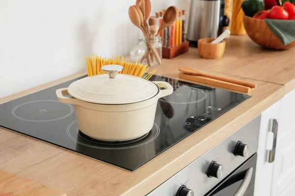 Panela Cozinha Com Macarrão Fogão Cozinha — Fotografia de Stock