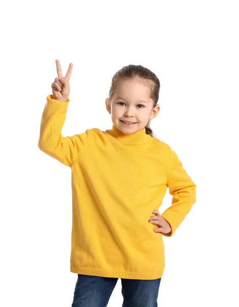 Carino Bambina Mostrando Gesto Vittoria Sfondo Bianco — Foto Stock