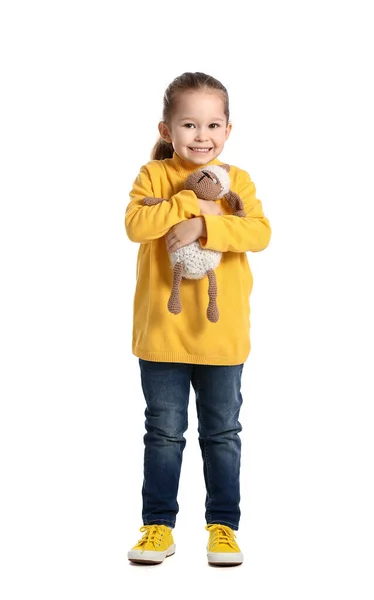 Schattig Klein Meisje Met Speelgoed Witte Achtergrond — Stockfoto