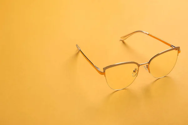 Gafas Vista Elegantes Sobre Fondo Color — Foto de Stock