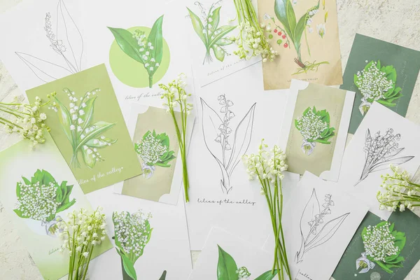 Όμορφα Λουλούδια Κρίνος Της Κοιλάδας Και Ευχετήριες Κάρτες Στο Φως — Φωτογραφία Αρχείου
